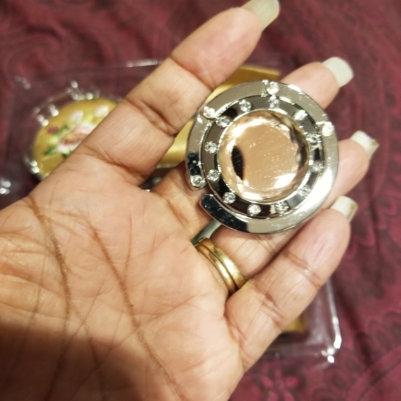 PURSE with compact mirror, lipstick holder… - Picture 9 of 11